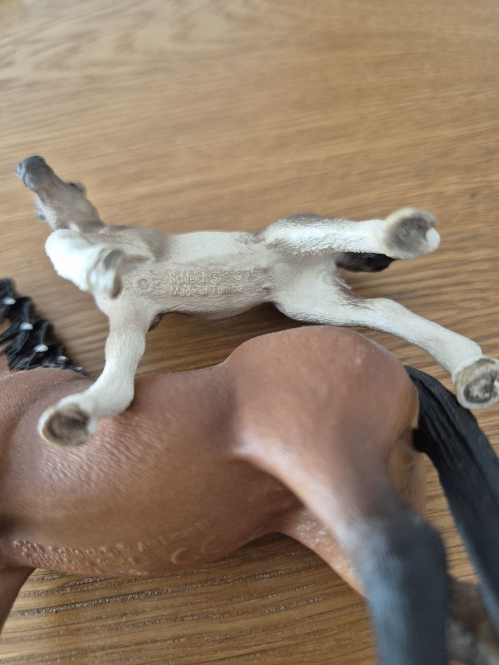 Schleich Statuette: Schleich Pferd Stute mit Fohlen – Usato da Tuggen venduto da Santasbag 4