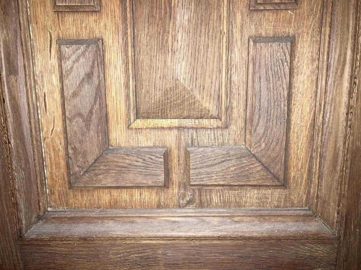 Credenze: Antiker Buffetschrank aus massiver Eiche – Usato da Staufen venduto da Simbob 1