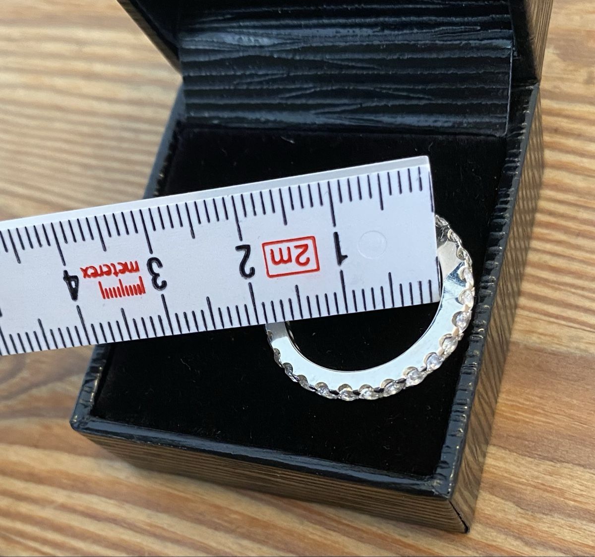 Anelli: Memoire Ring, silber mit weißen Saphiren. – Nuovo (secondo la descrizione) da Walenstadt venduto da Fedi59 4