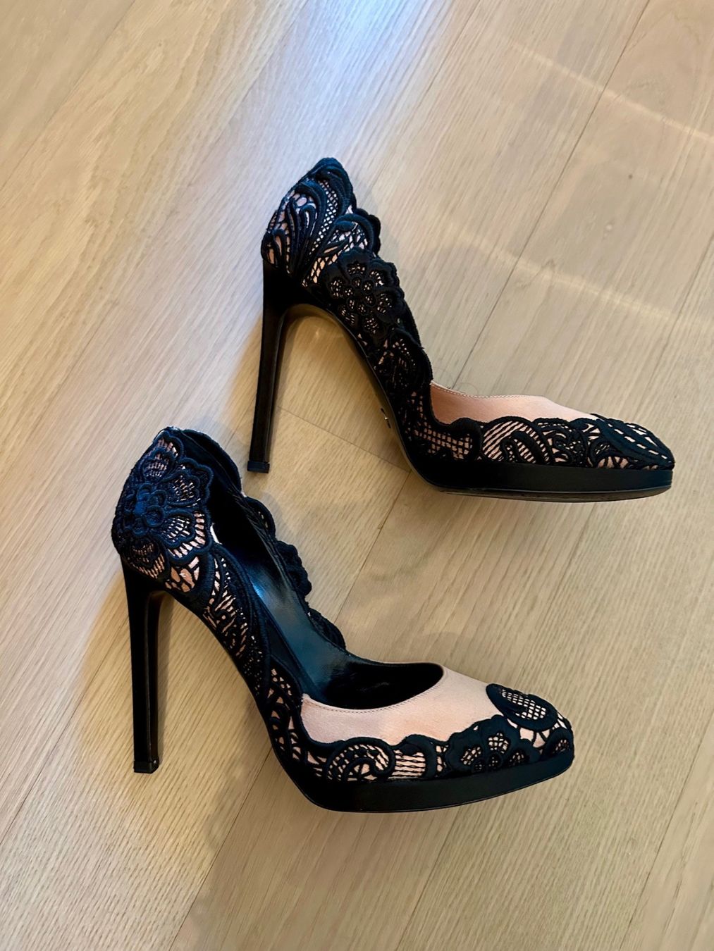 Armani Scarpe da donna: Vintage Giorgio Armani shoes – Usato da Dallenwil venduto da ZD2019 1