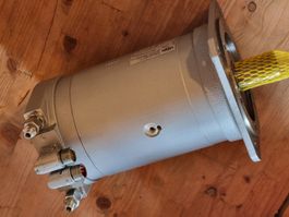 Moteur SERVAX Type: MHP-I-90-04AX-02  4.7 kw  Liquid-Cooled