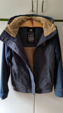 Winterjacke Ragwear, Grösse 38, mit warmem Teddyfutter,