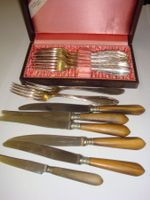 5 Essgabeln, plus 5 Essmesser