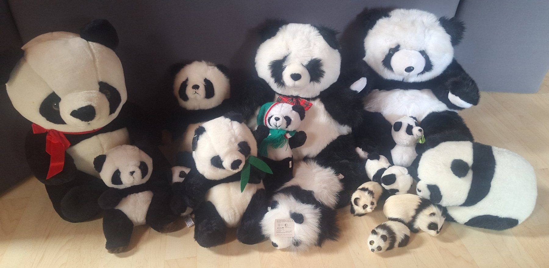 Spielzeuge: Plüschtier Pandabär mit Bambus, ca 17cm – Neu (gemäss Beschreibung) aus Zug von Sdoerfli 2