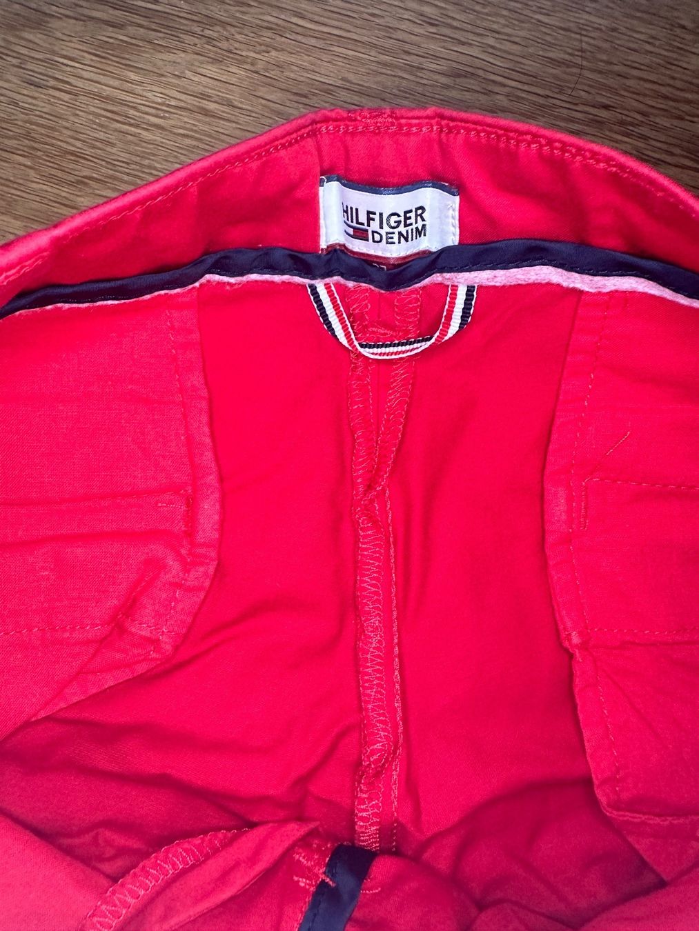 Tommy Hilfiger Pantalons: Hilfiger Shorts 27 – D'occasion à Pfaffhausen par Klaras_second_hand 2