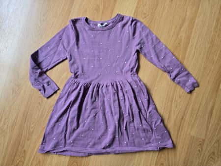 Strickkleid lila mit Punkten Grösse 122/128