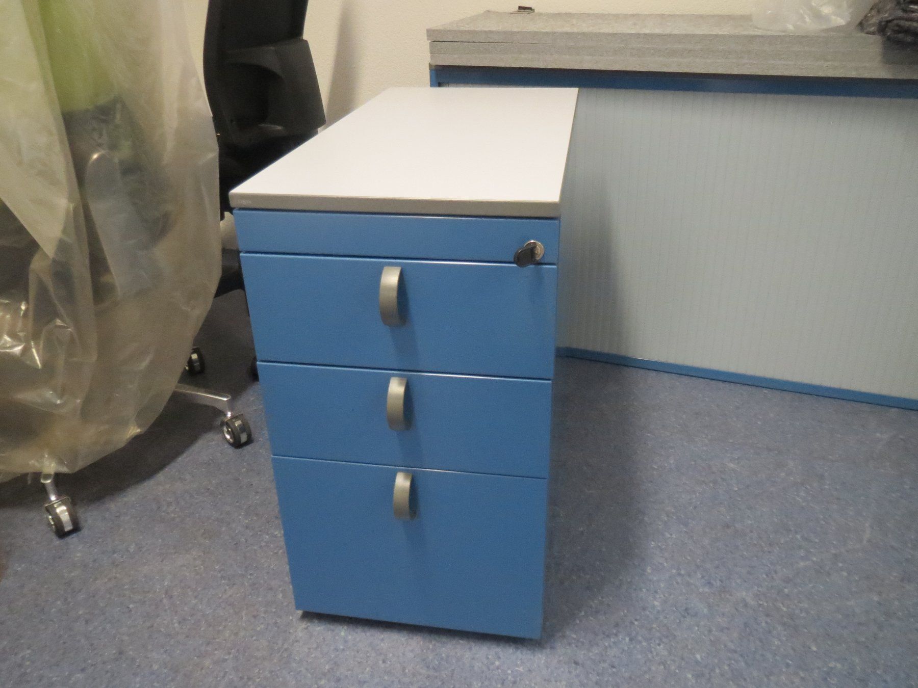 Lista Korpus: Lista Korpus Metall blau – Gebraucht aus Hüttwilen von Andmithand 5