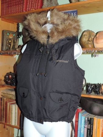 veste sans manches noire