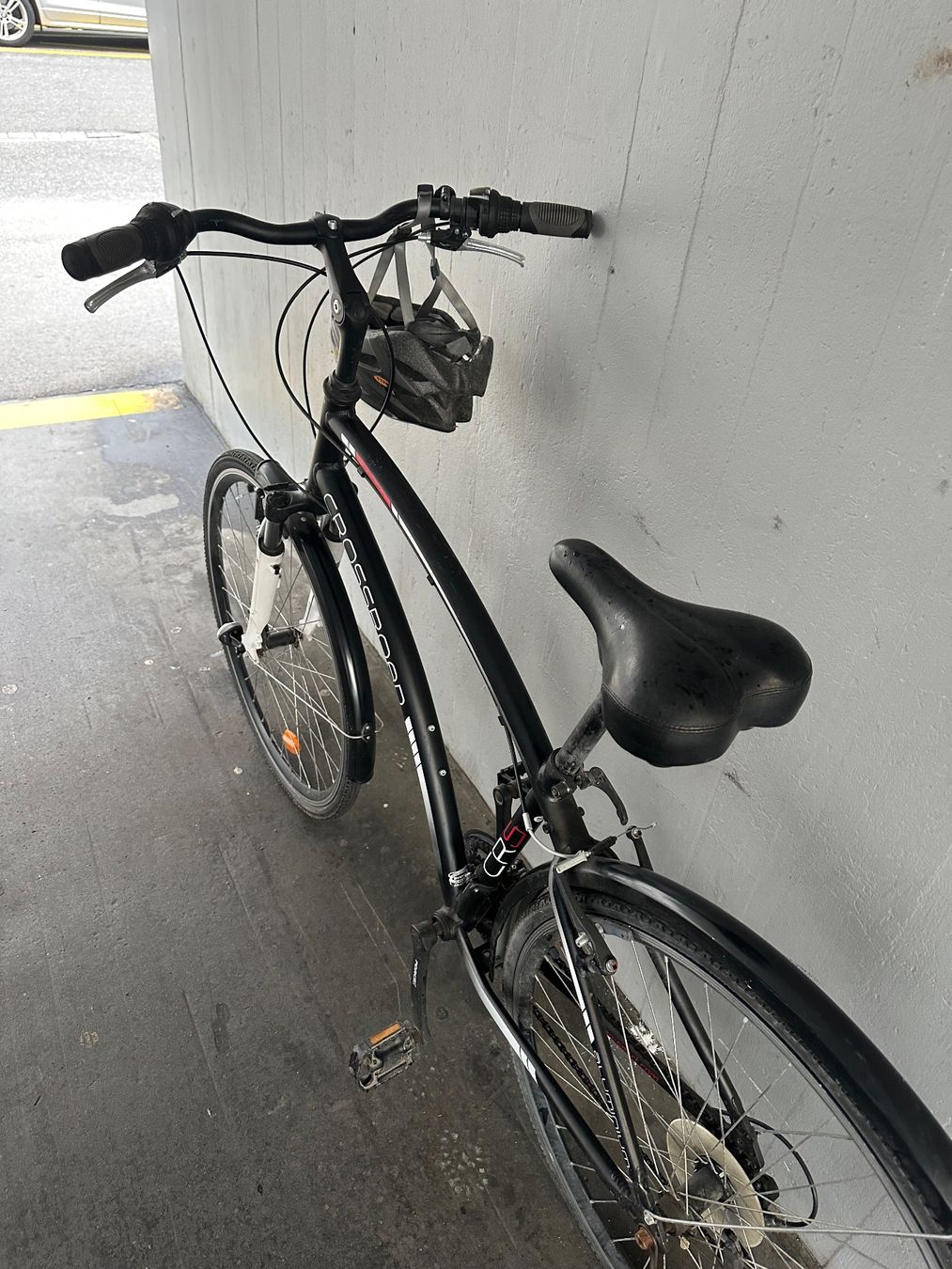 Biciclette: Fahrrad mit Helm – Usato da Zug venduto da uri_z6fm 2