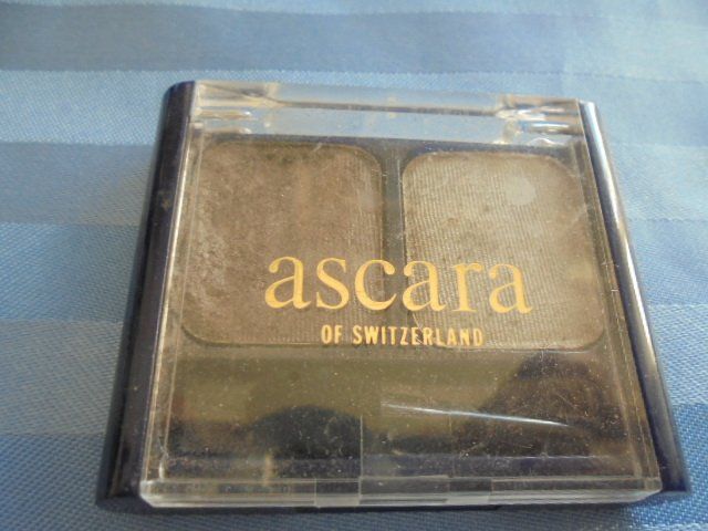 Make-up: 3 x Lidschatten Grau/Silber mit Glimmer – Usato da Hinwil venduto da Glasperlen 4
