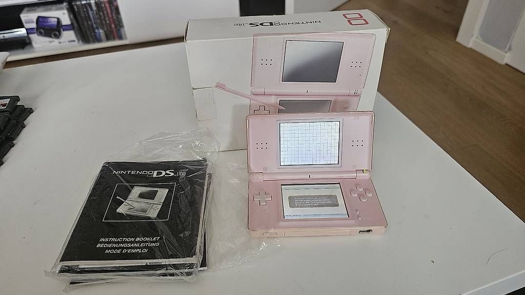 Nintendo Console: Nintendo DS Lite Pink – Usato da schaan venduto da Used_Good