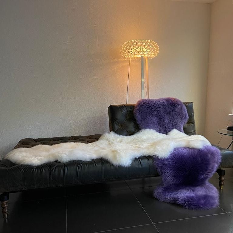Tapis: Lammfell in der Farbe violett – Neuf avec emballage d'origine à Neuhausen am Rheinfall par Lambskin 1