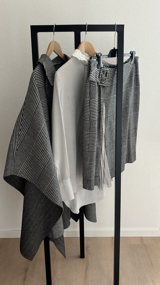 Sonstige Damenmode: Ermanno Scervino - Cape – Neu (gemäss Beschreibung) aus Eschenbach LU von sto_z8s8 3