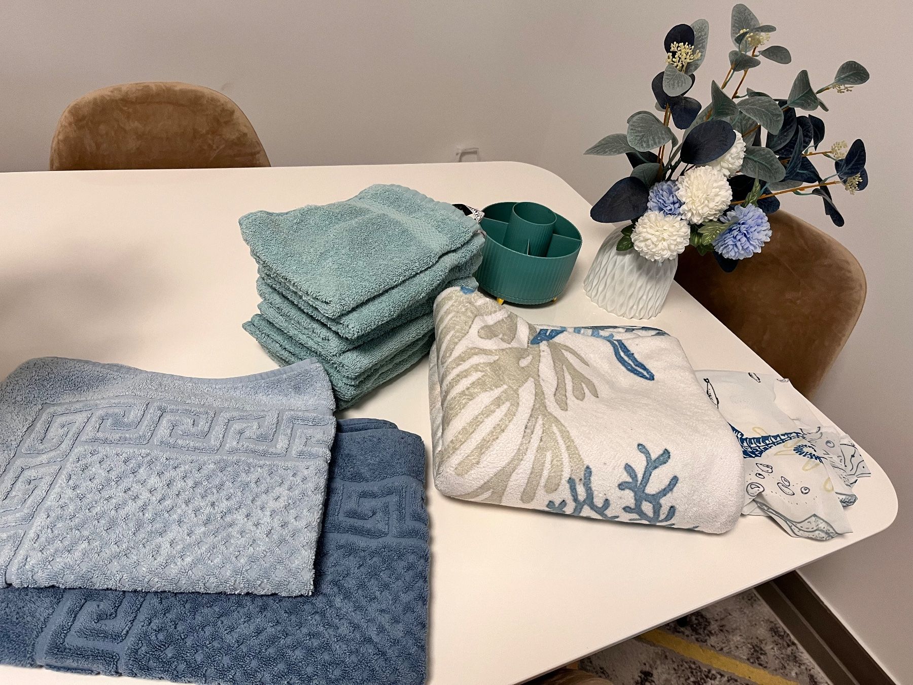 Tappetini fitness: Badezimmer Deko-Set Blau, Handtücher, Badematten – Usato da Agno venduto da me_me_me 1