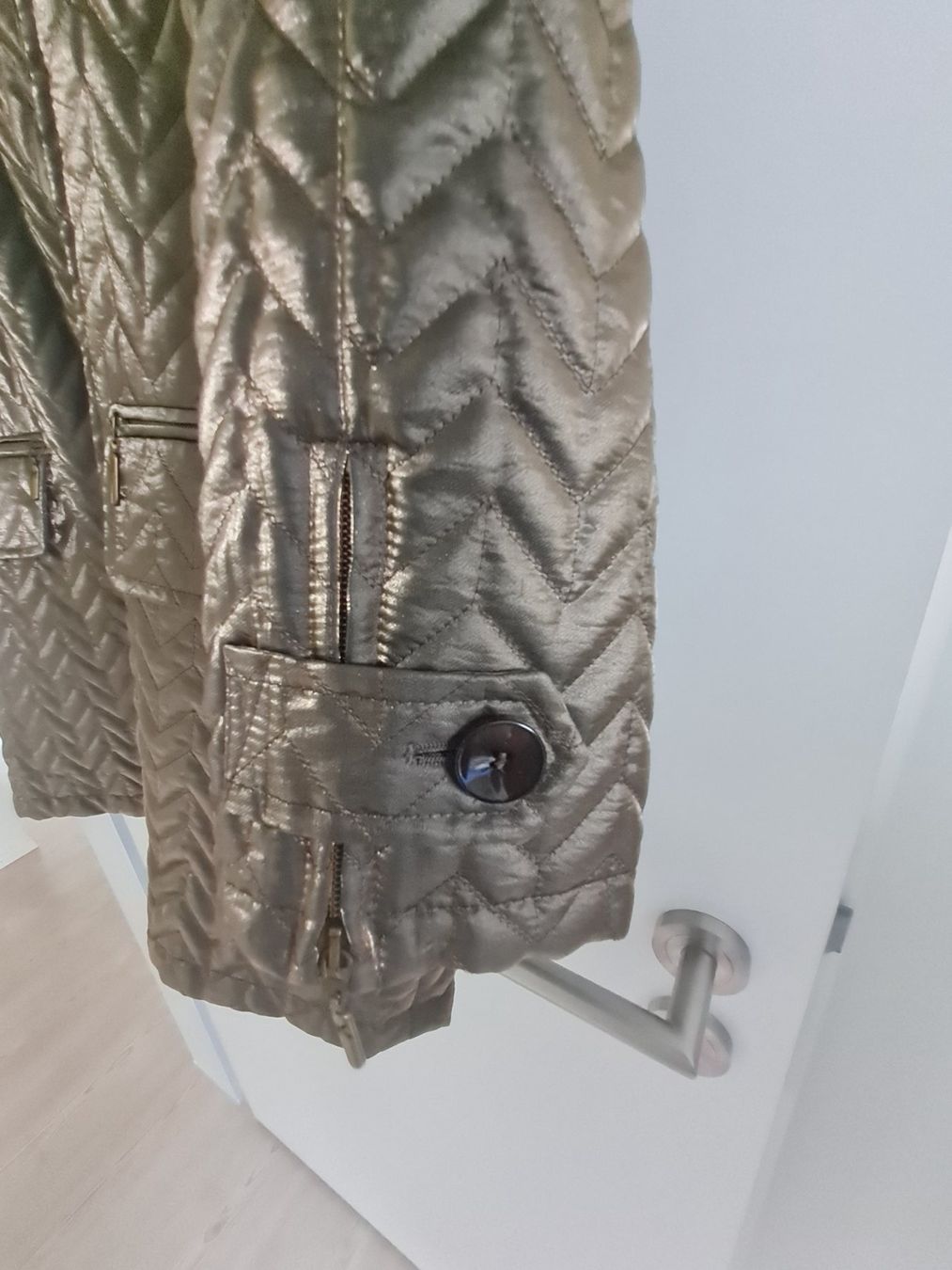 Jacken: Jacke Damen / Gr. 38-42 Gold – Gebraucht aus Schaffhausen von Catboot01 4