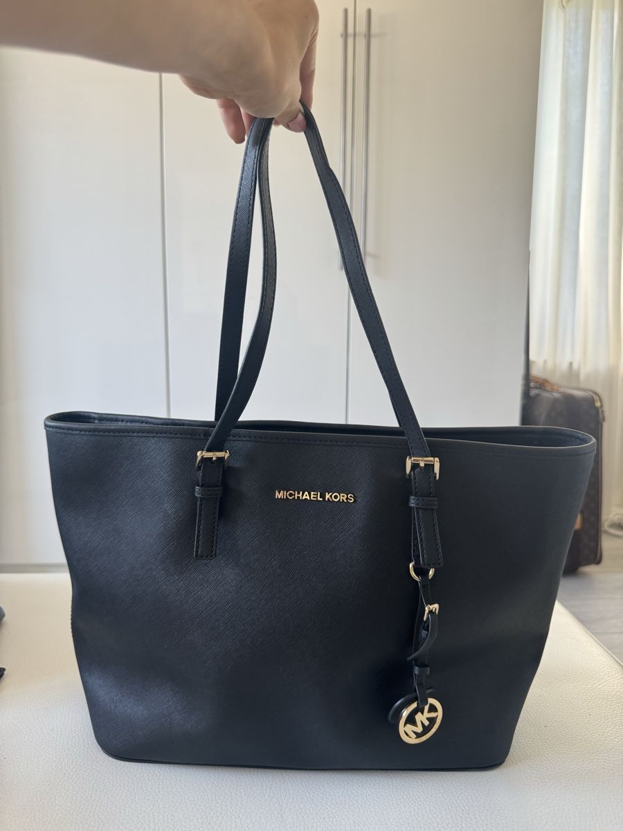 Michael Kors Taschen für Damen: Michael Kors Tasche – Gebraucht aus Reinach BL von jen_xh89