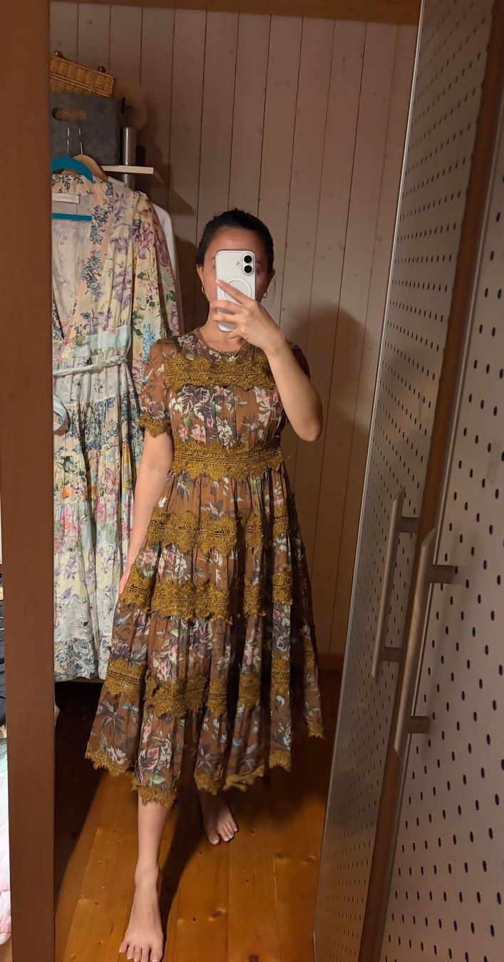 Kleider: Floral Brown Midi Dress – Gebraucht aus St.Josefen von lop_lh8d 3