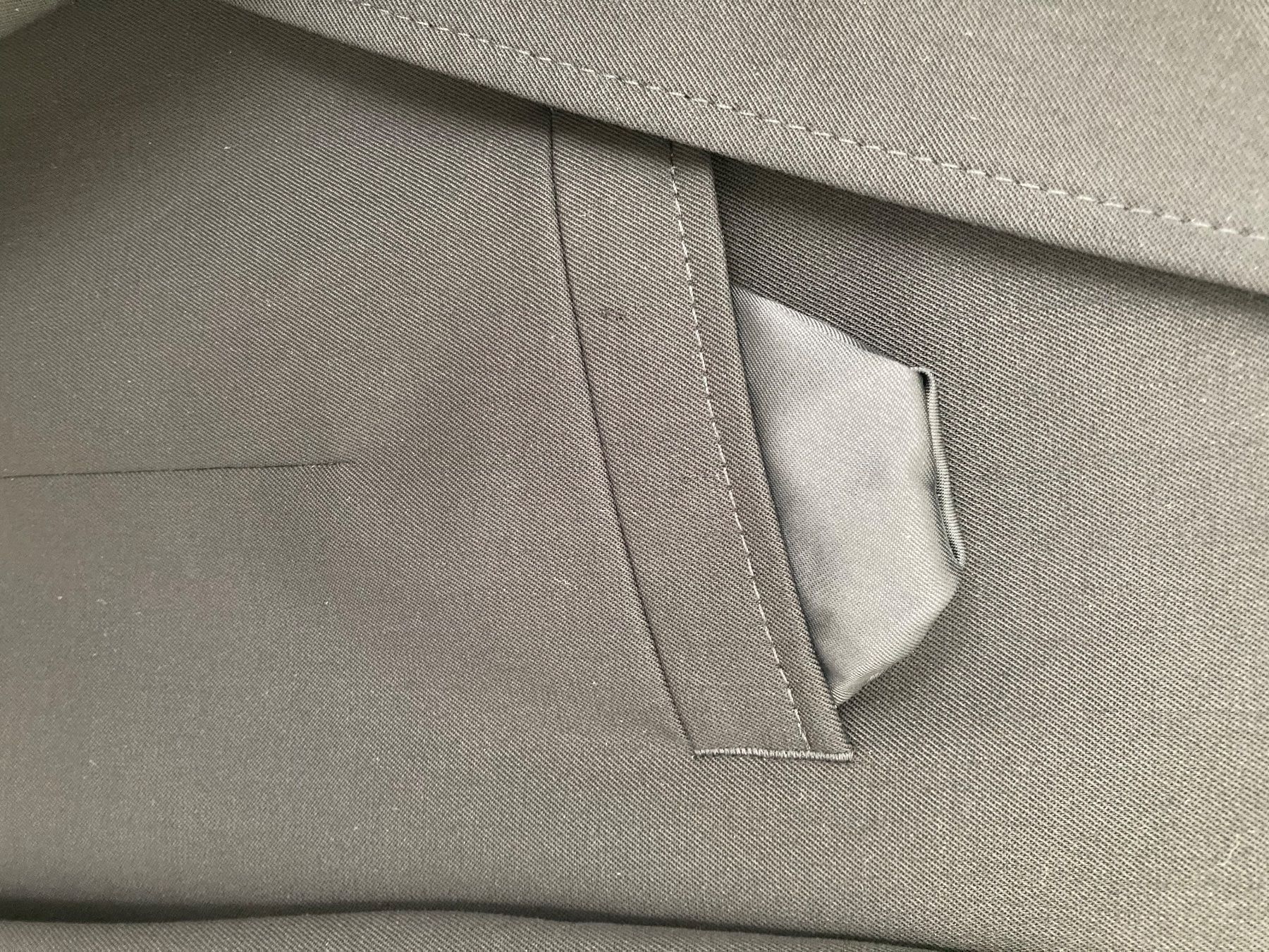Completi: Veston Yves schwarz Gr. 50 – Usato da Luzern venduto da Aldabema 4