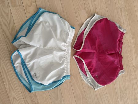 2 Nike Shorts, ideal fürs Joggen im Sommer, Grösse M