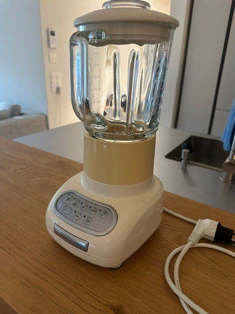 Kitchenaid Appareils de cuisine: KitchenAid Artisan Mixer – D'occasion à Urdorf par Tschitschi_go