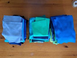 1800Gr. Bördlistoffreste alles  Blau und Grüntöne