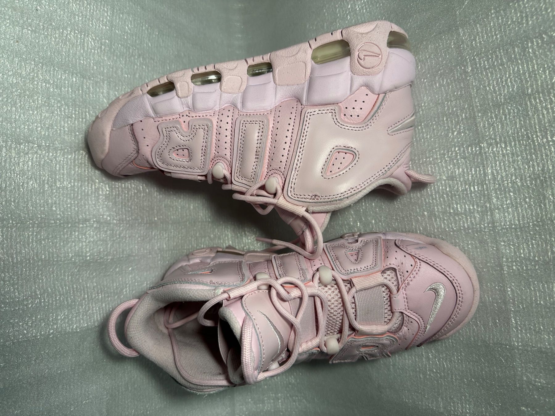 Nike Scarpe da donna: Nike Air More Uptempo "Pink Foam – Nuovo (secondo la descrizione) da Onex venduto da eri_jx6q 1