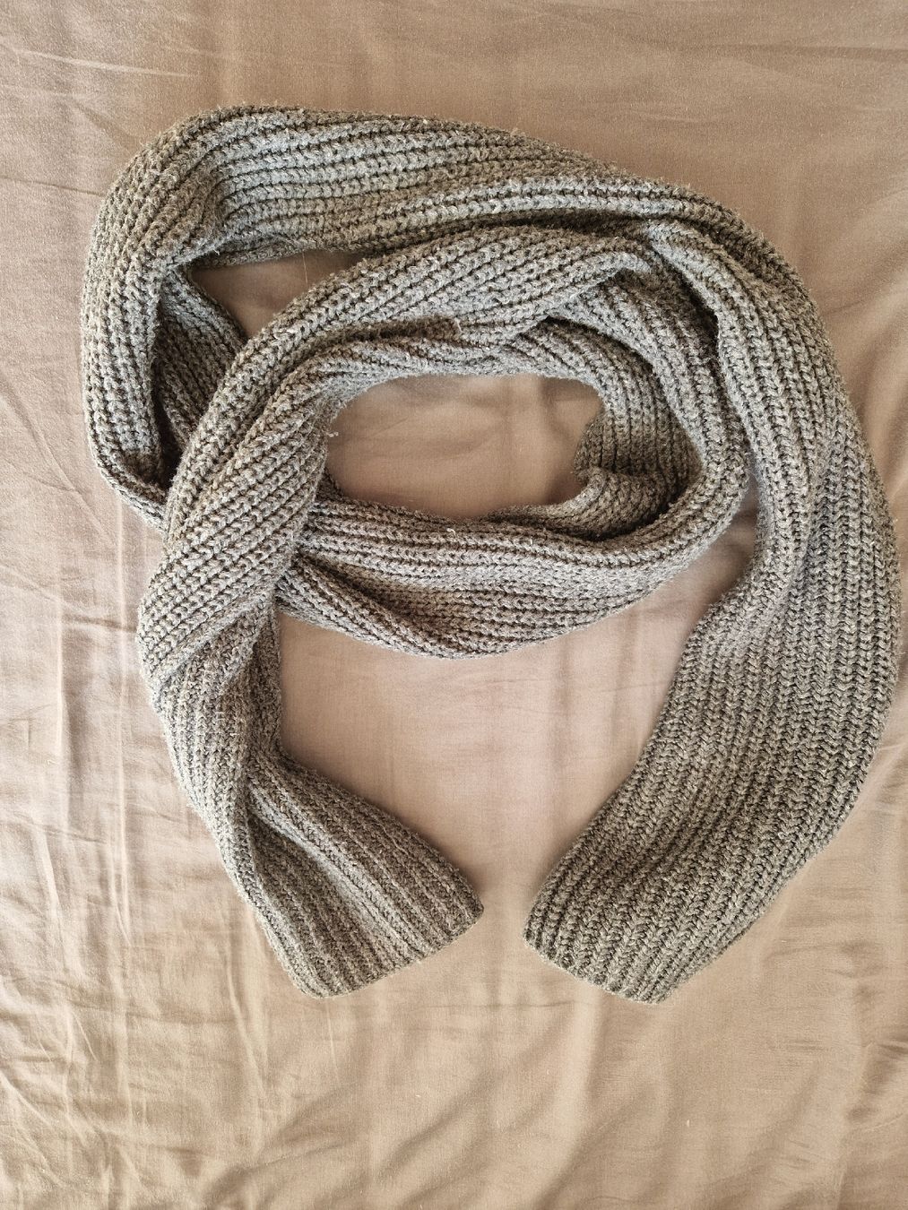 H&M Foulards & écharpes: Echarpe – D'occasion à Lausanne par mgo_yx25 1