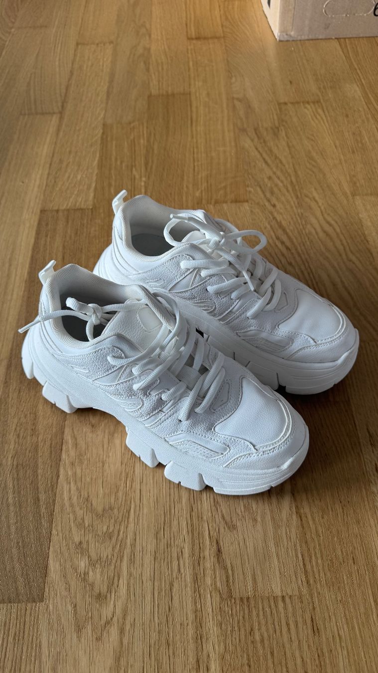 Bershka Damenschuhe: Damenschuhe Gr 38 Bershka – Gebraucht aus Jonen von BMWE369 8