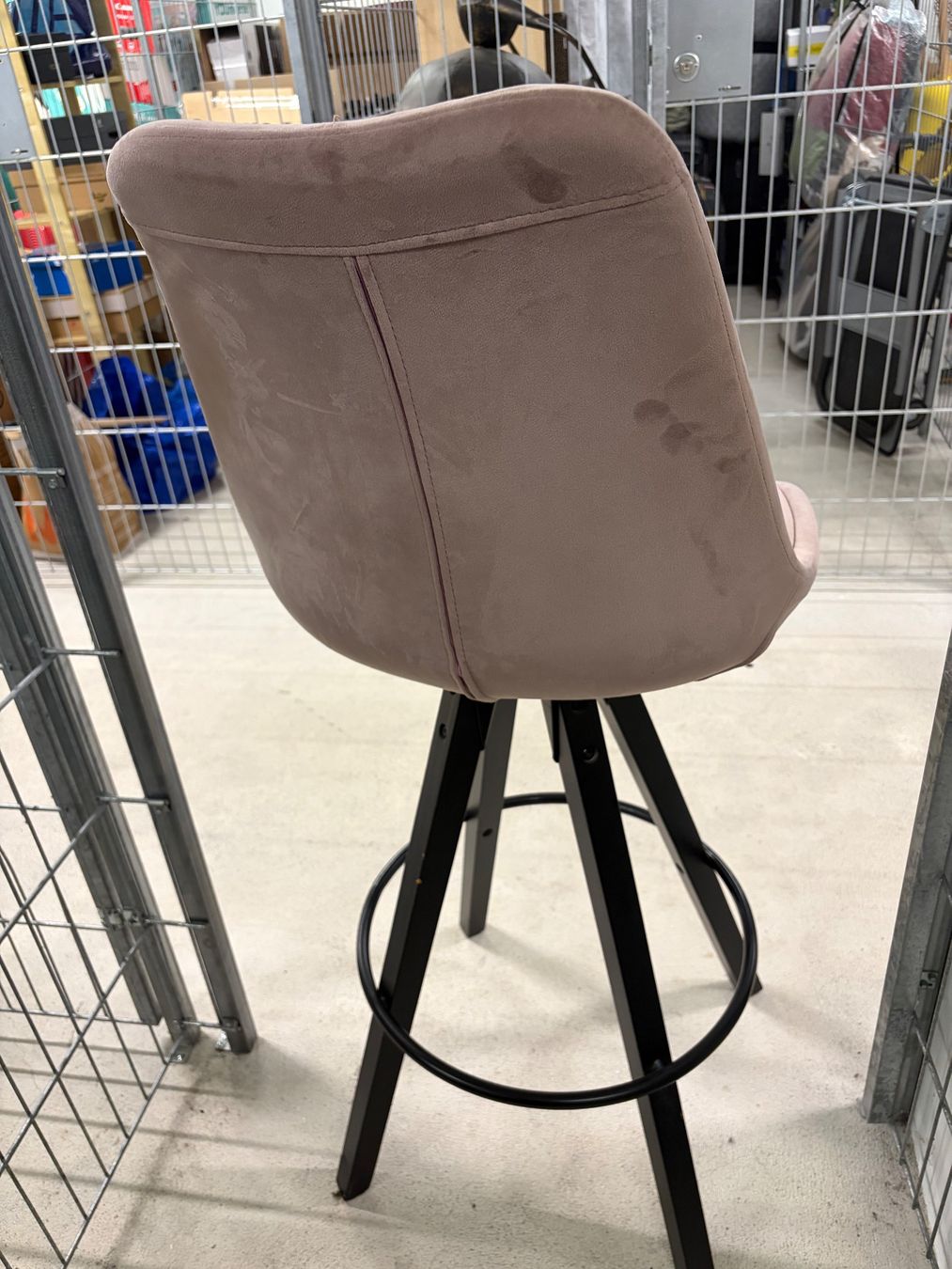 Hocker: Barhocker Hocker Samt Rosé – Gebraucht aus Glattpark (Opfikon) von Sid8787 2