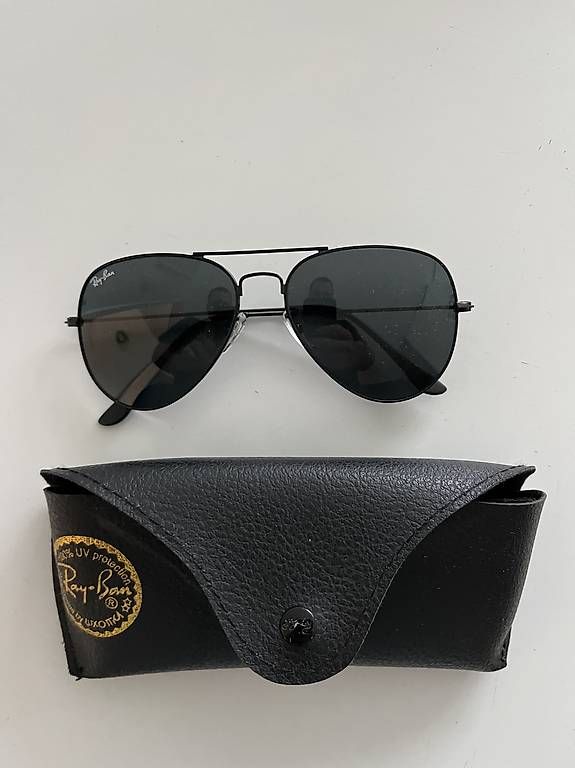 Brillen & Gläser: Rayban Sonnenbrille AVIATOR TOTAL BLACK – Gebraucht aus Abtwil SG von Ademitooz