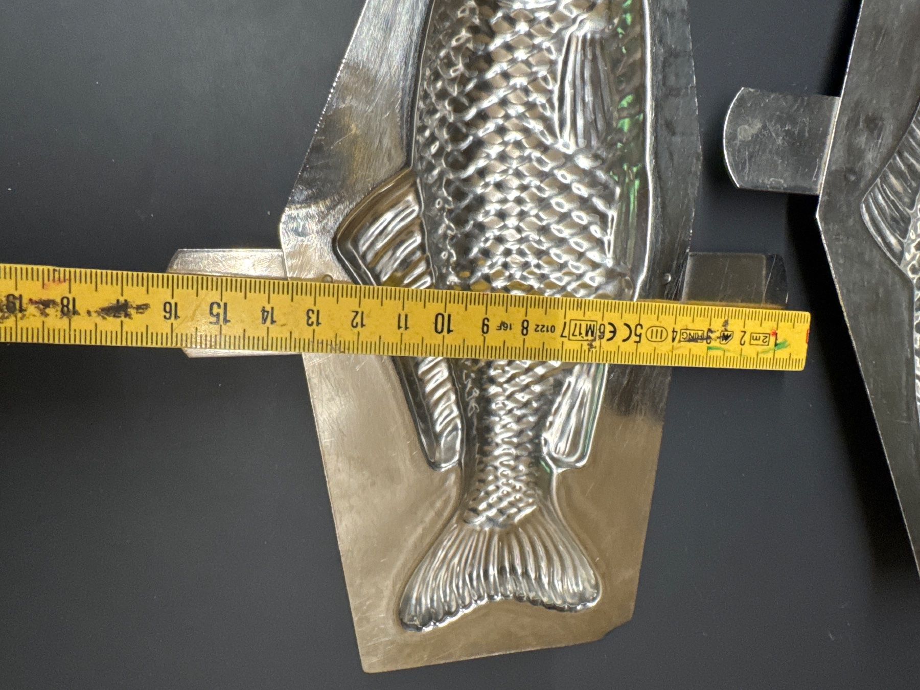 Teglie da forno: Moule chocolat schokoladenform poisson 20cm – Usato da Lajoux JU venduto da Briard0 3