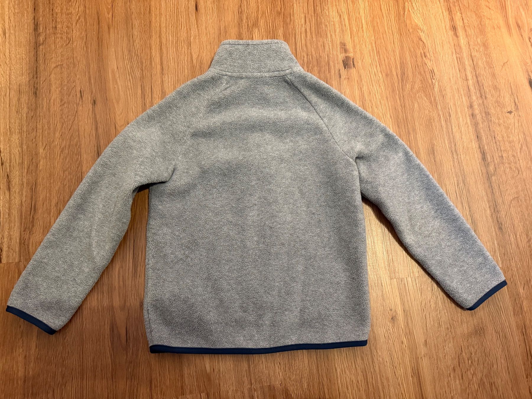 Manor Pullover & Sweatshirts: Fleecejacke grau Grösse 116 – Gebraucht aus Hergiswil NW von lar_zkp7 1