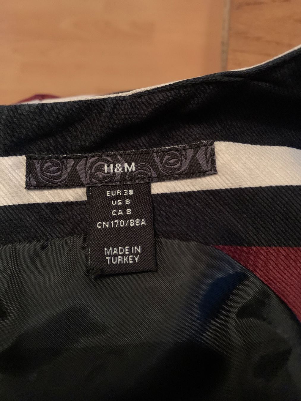 H&M Kleider: Jolie robe H&M taille 36 EUR – Gebraucht aus MEYRIN von Gwendo10 2