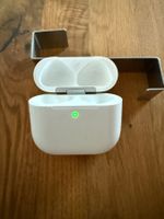 APPLE AirPods 4 Charging Case