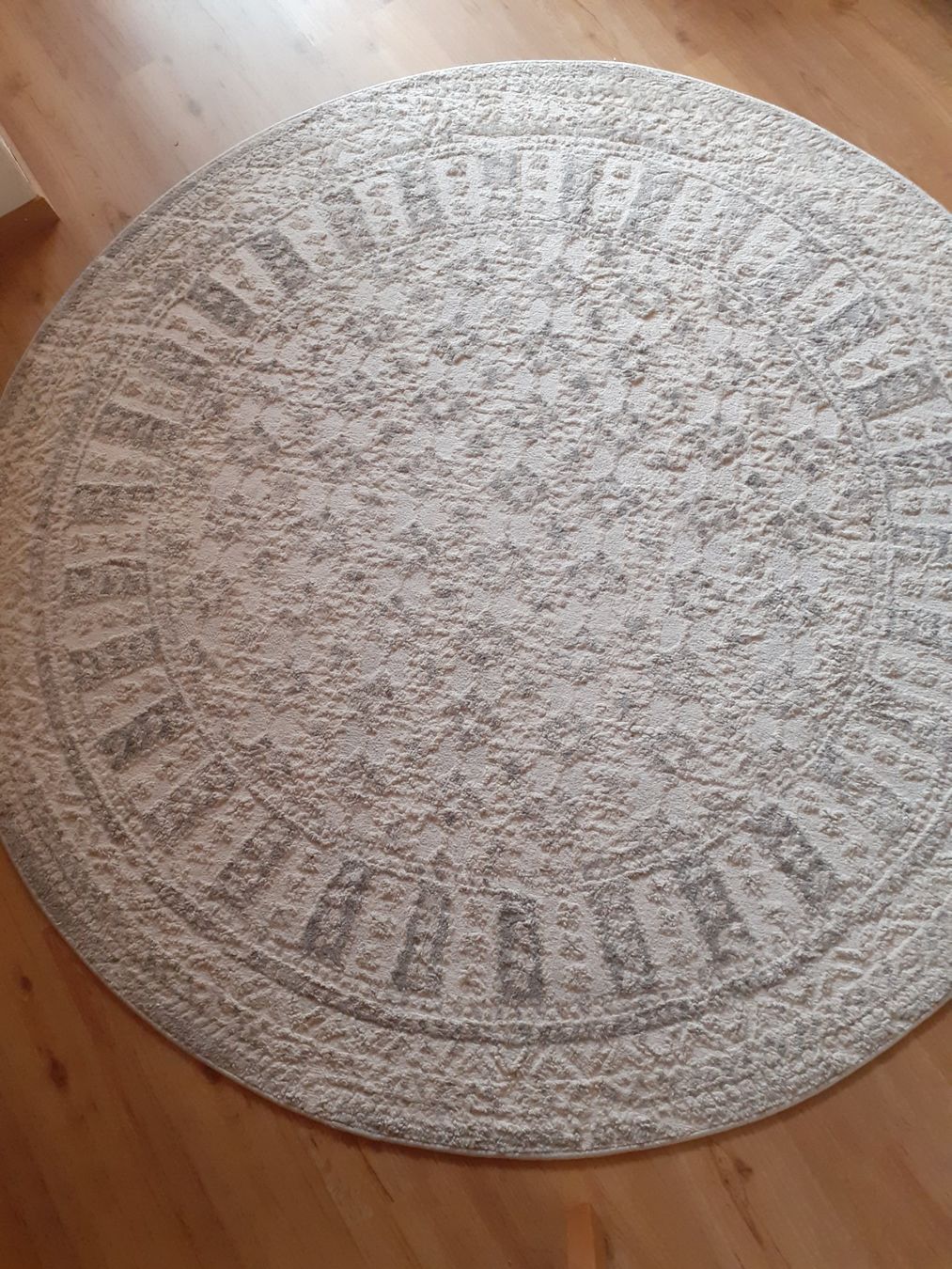 Tapis: Runder Teppich, gross 200cm – D'occasion à Valens par kob_9ycf