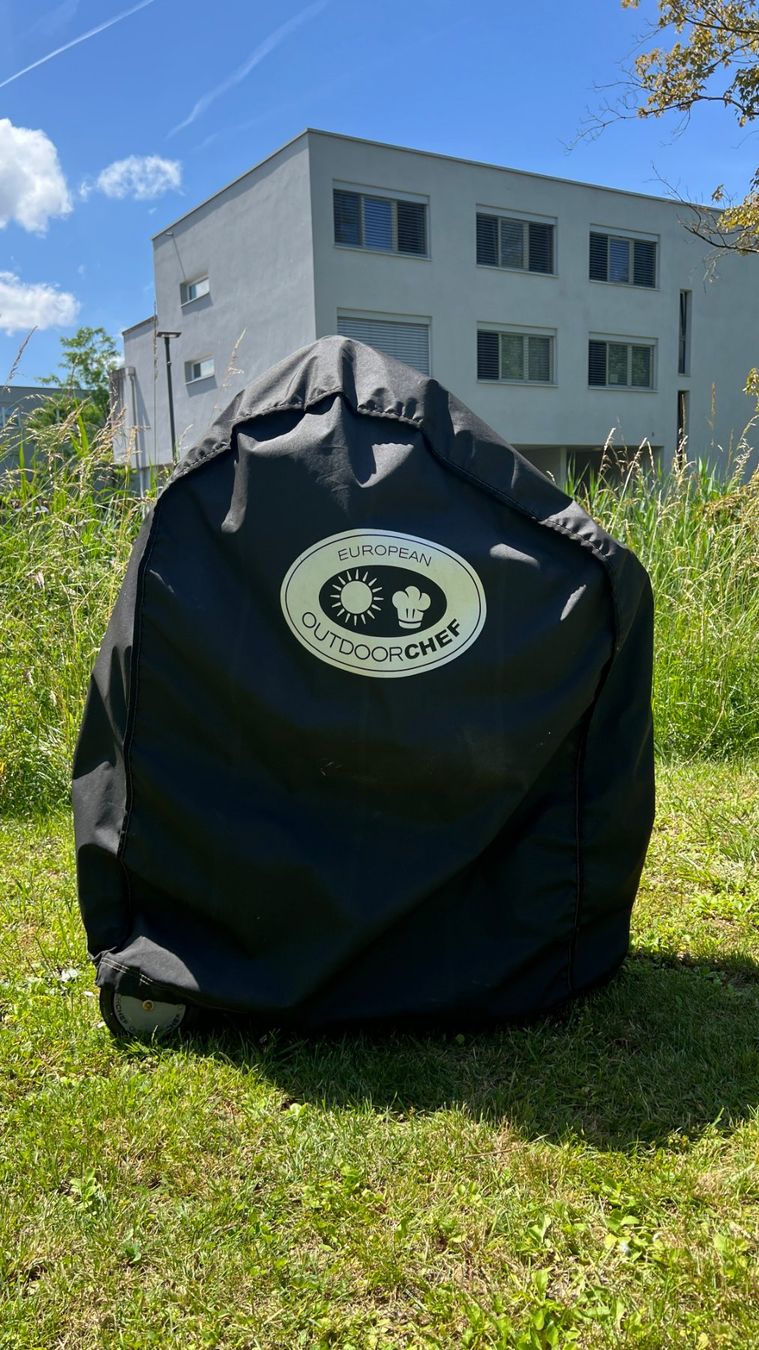 Outdoorchef Sonstiges: Outdoorchef Abdeckhaube Ambri 480G – Gebraucht aus Urtenen-Schönbühl von MiMeBe