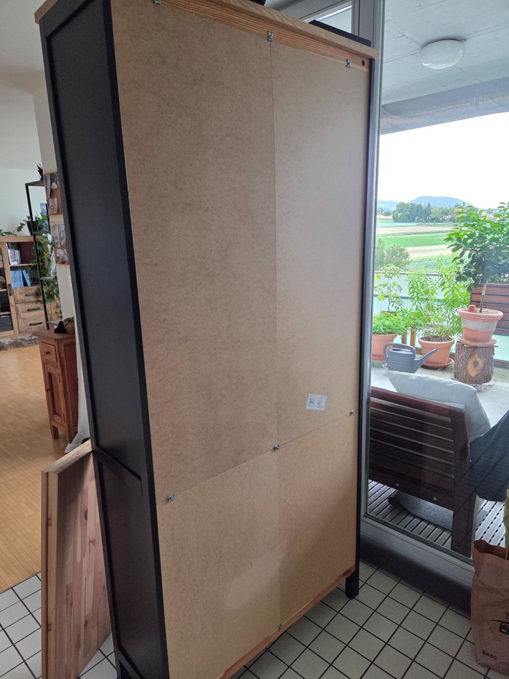 Ikea Vitrines: IKEA Hemnes Vitrinenschrank, schwarz – D'occasion à Therwil par ViperACR 1