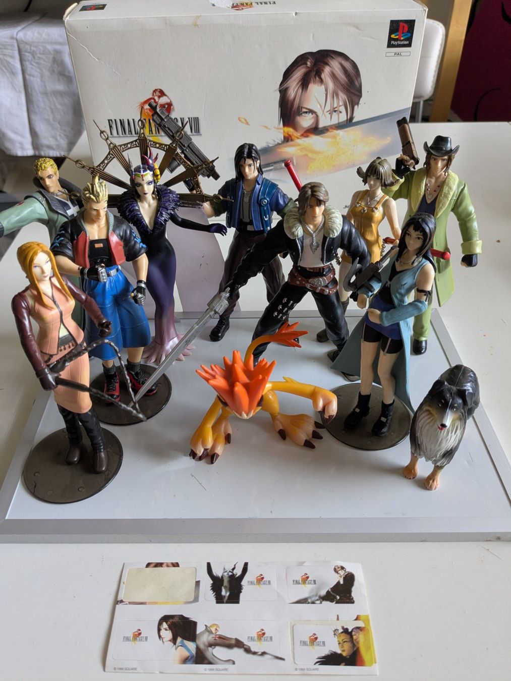 Statuette: Collection figurines Final Fantasy VIII – Usato da Genève venduto da niiicolas
