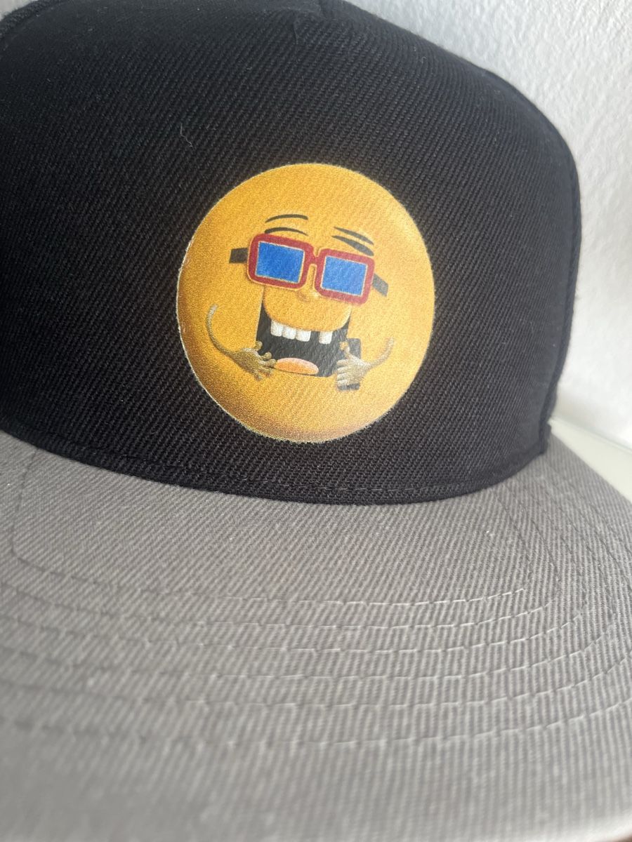 Autres vêtements & accessoires: Kappe im Snapback-Stil (schwarz/grau) von Beechfield.Neu – Neuf (Voir description) à Möhlin par mil_h55x 1