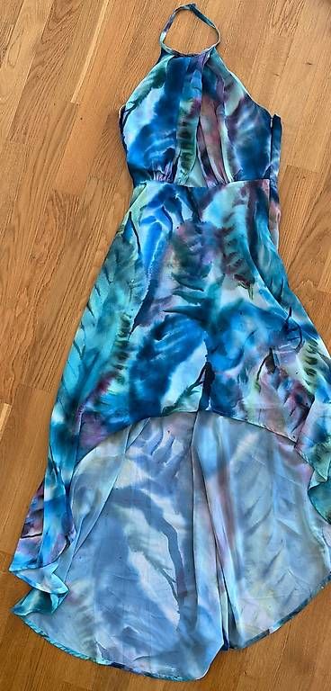 H&M Vestiti: Luftiges Neckholderkleid, asymmetrisch, Gr. 36 – Usato da Windisch venduto da eli310