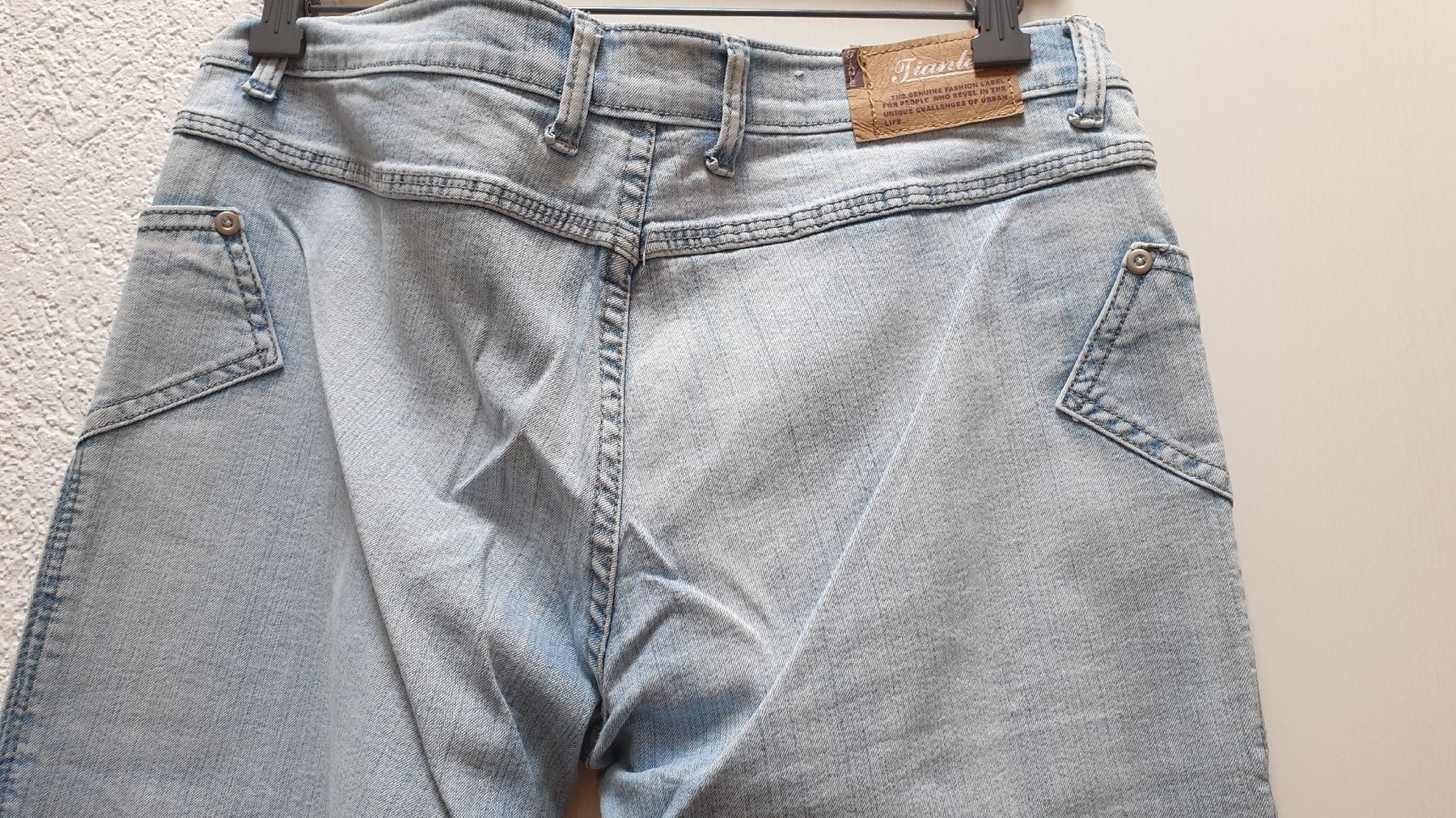 Jeans: JEANSHOSEN – Gebraucht aus Thun von Vecgou 3