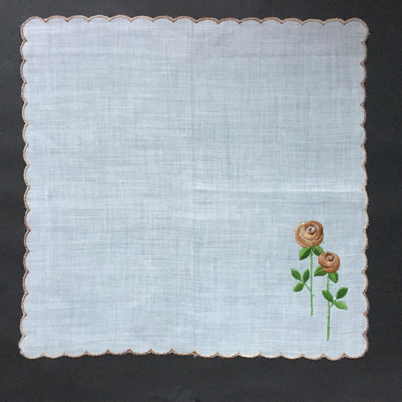 Sonstige Kleidung & Accessoires: Taschentuch mit Stickerei Rosen – Gebraucht aus Subingen von ArtBead 1