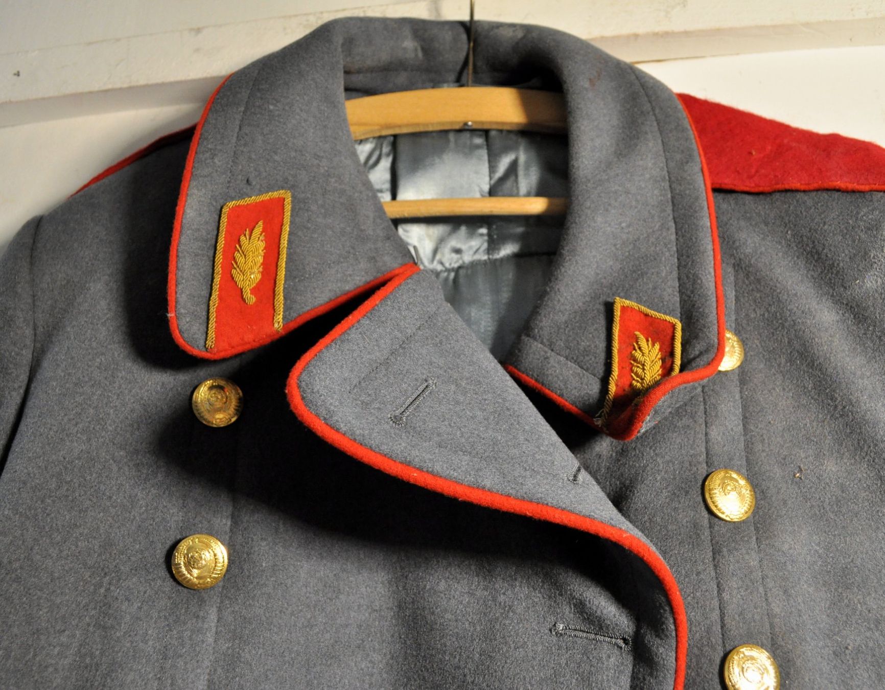 Uniformi: Ancien manteau militaire – Usato da Neuchâtel venduto da Neuchatel 3