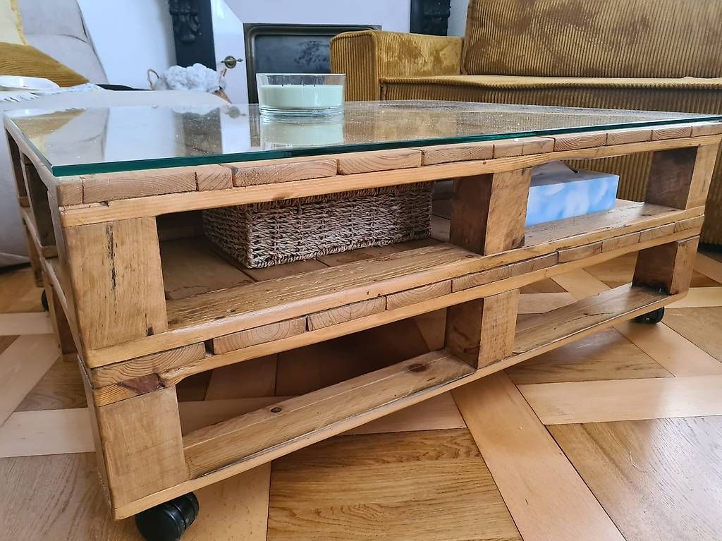 Tavoli: Table basse avec verre de protection  – Usato da Lausanne venduto da Vkb52