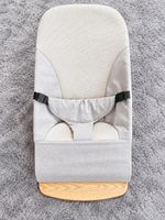 Babywippe mit Holzgestell grau beige guter Zustand