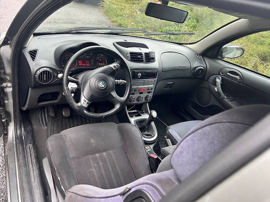 Alfa Romeo Automobili: Alfa Romeo 147 1.6 ab Platz – Usato da Mülenen venduto da Jetmir019 4