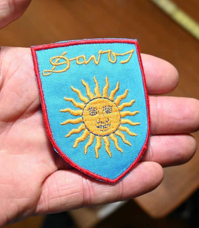 Insigne Vintage Davos – Ski, Suisse, Rare, Occasion