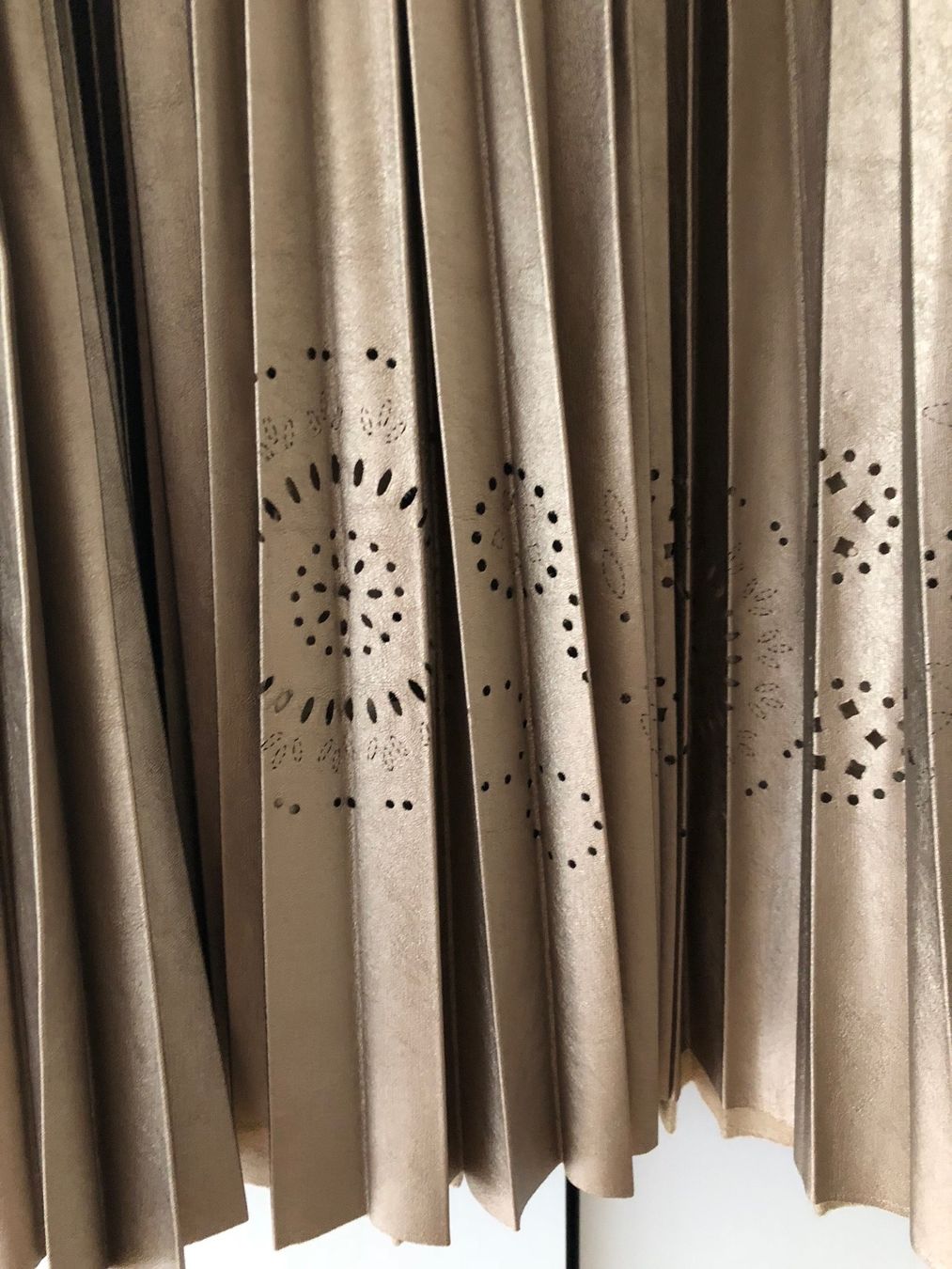 Gonne: Gold vegan leather skirt – Usato da zürich venduto da Ildiavolovesteprada 2