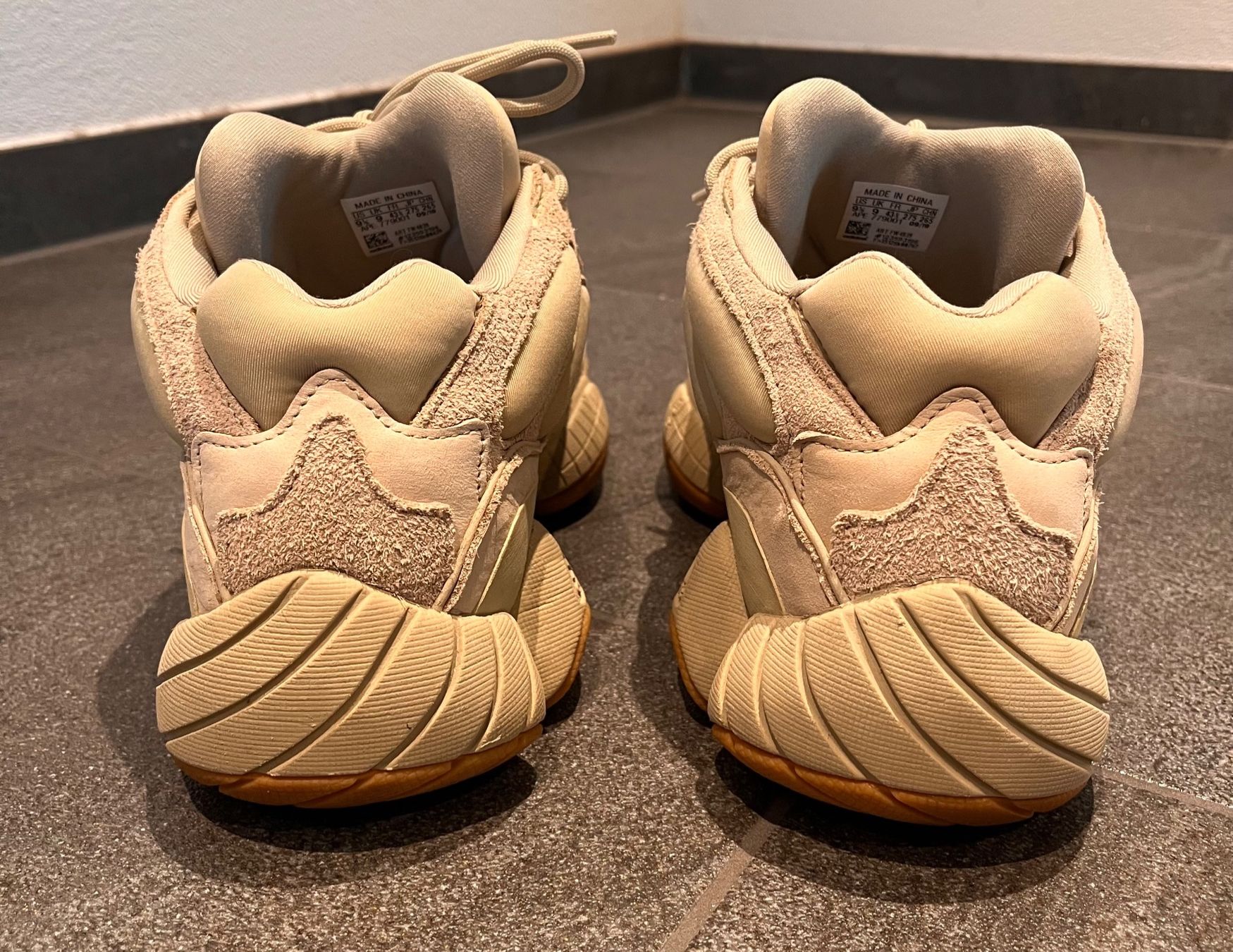 Adidas Herrenschuhe: Yeezy 500 – Neu (gemäss Beschreibung) aus Hinwil von Oivil04 4