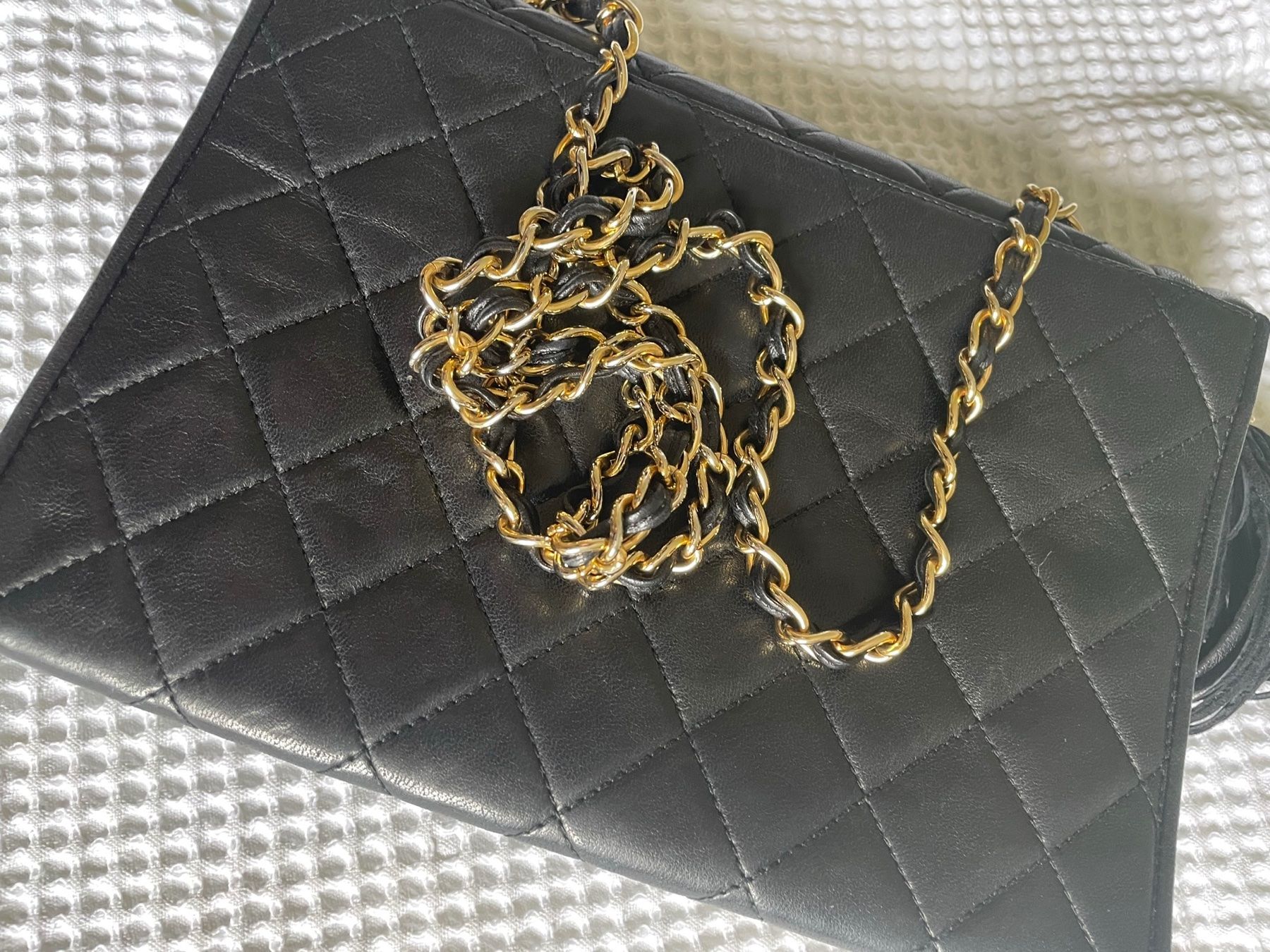 Chanel Borse da donna: Sac Chanel – Usato da Buttes venduto da ButtA15